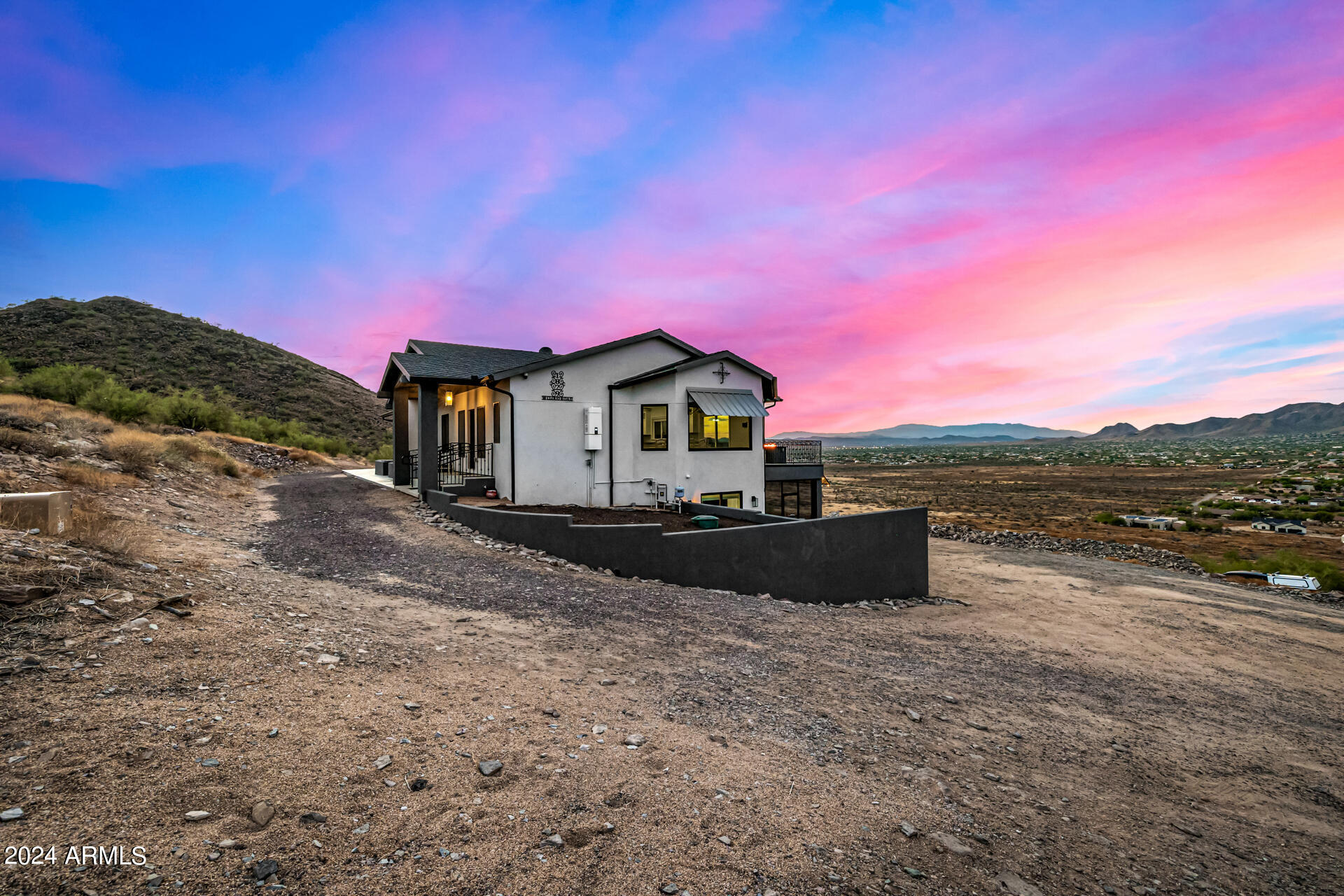 1829 West Cloud Road Phoenix, AZ 85086 - Photo 6 of 132 0015-08-Cloud