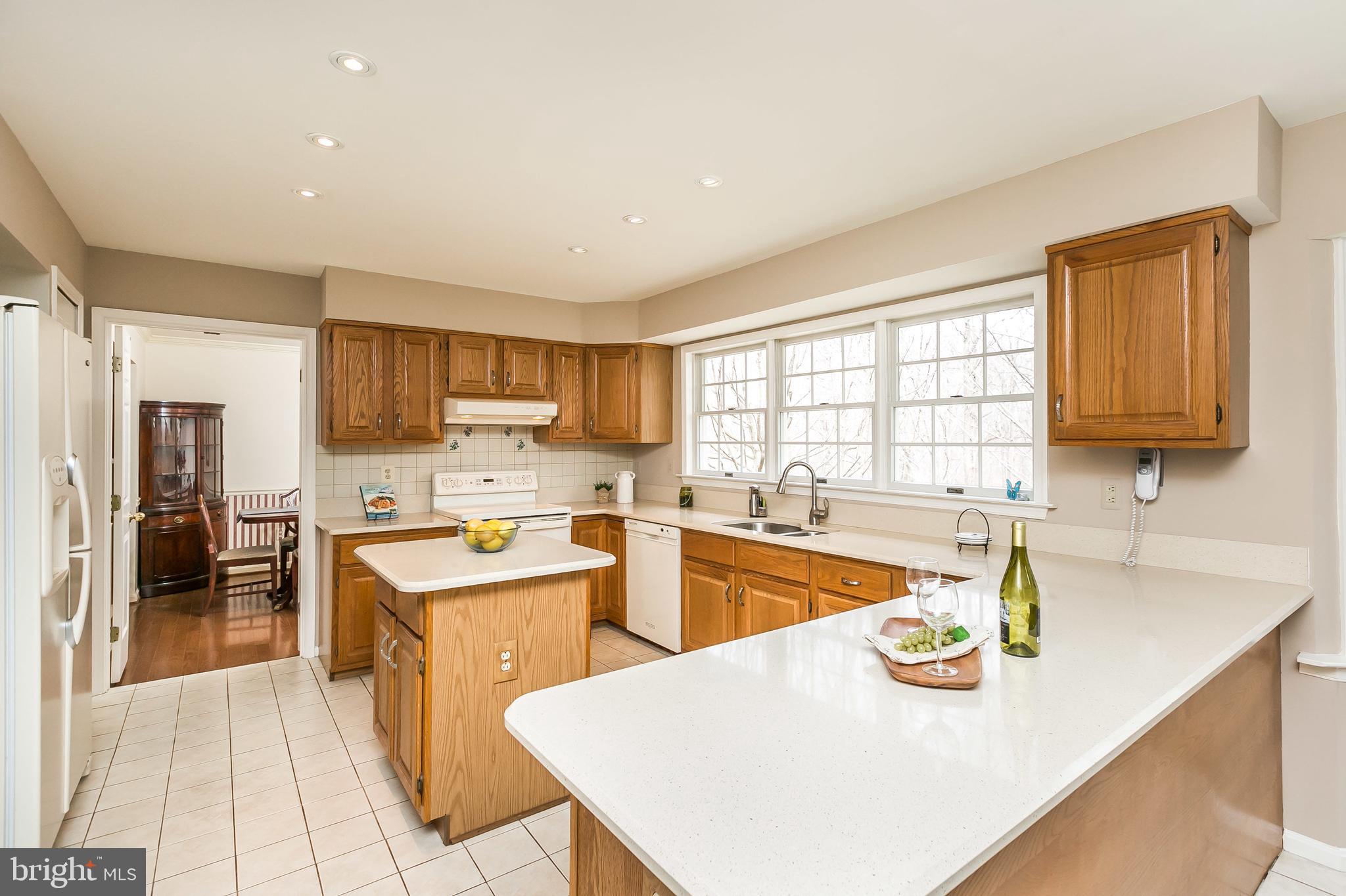 9307 Bellbeck Road Baltimore, MD 21234 - Photo 13 of 58 large 'U' shaped kitchen