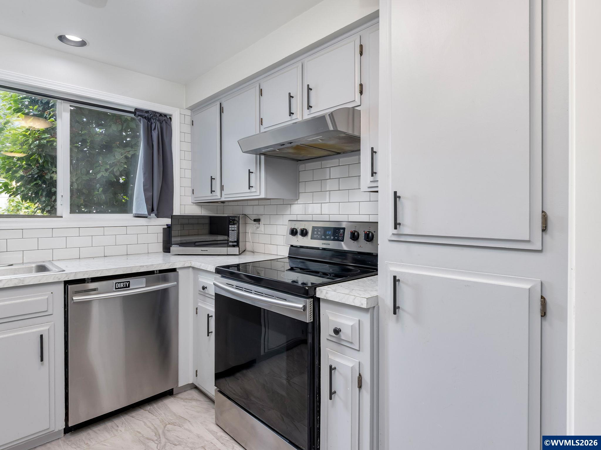 3772 Auburn Road Northeast Salem, OR 97301 - Photo 8 of 29