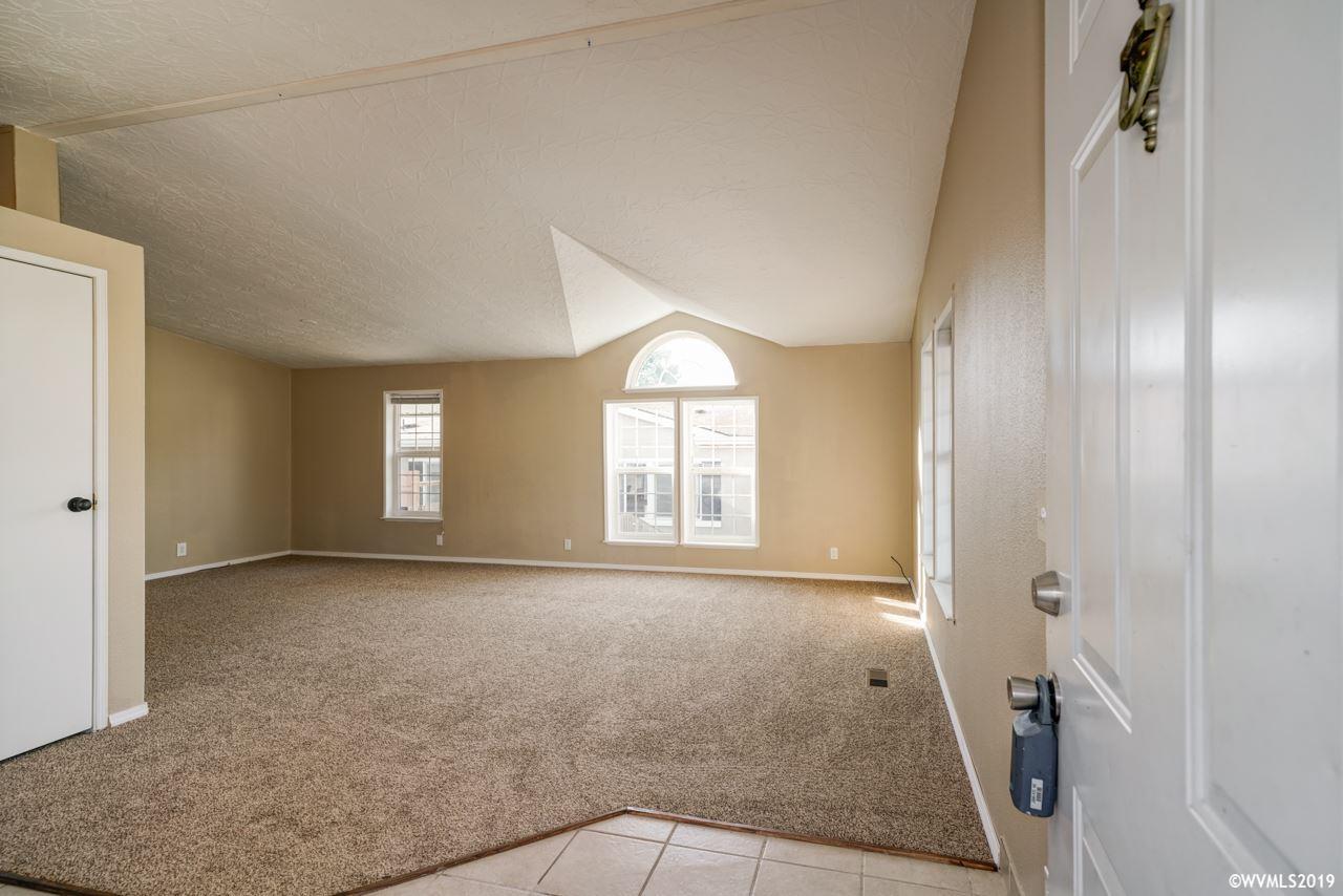2000 Robins Lane Southeast, Unit 18 Salem, OR 97306 - Photo 4 of 28