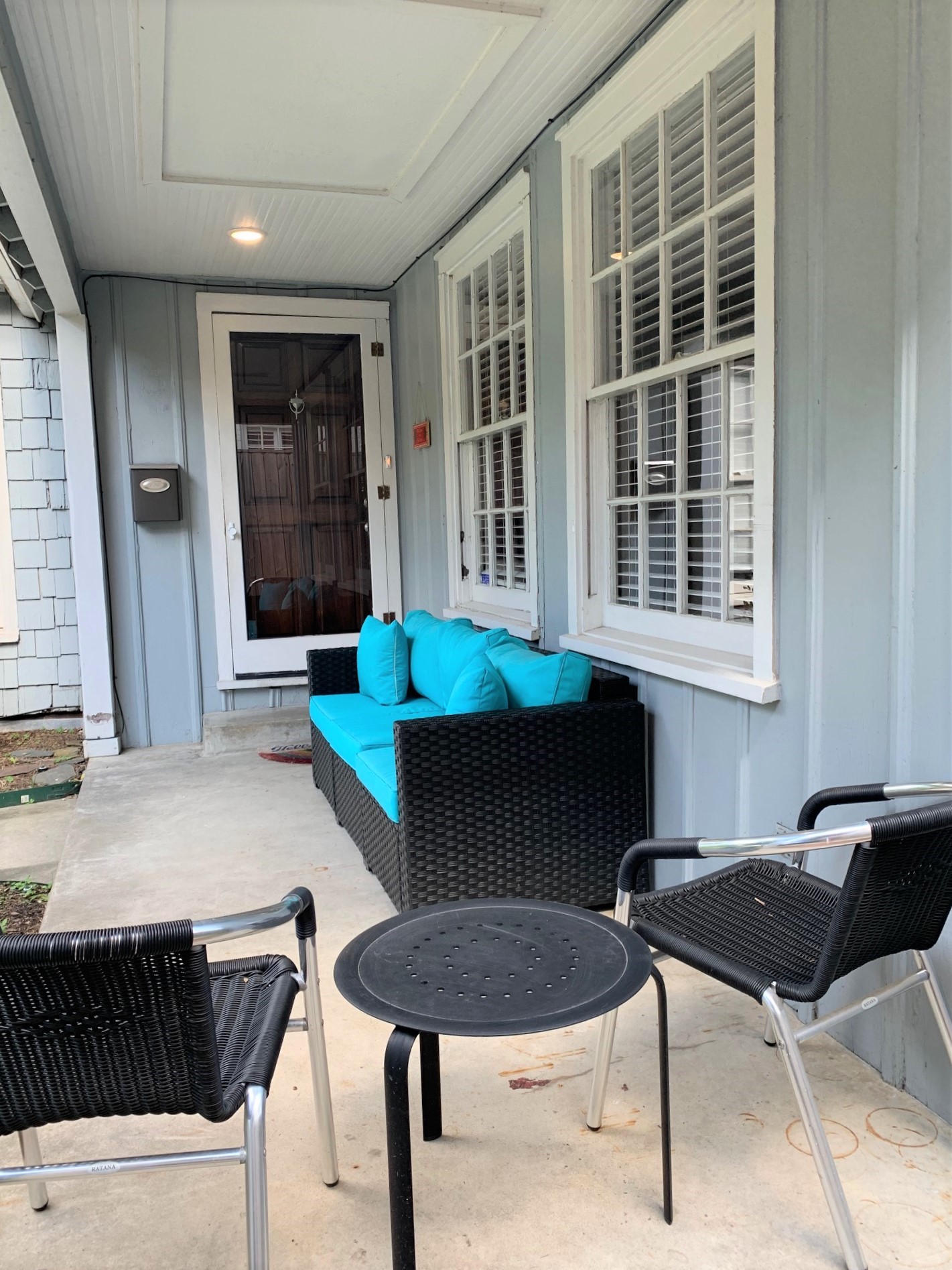 3909 Rice Boulevard Houston, TX 77005 - Photo 2 of 17 a backyard of a house with seating space