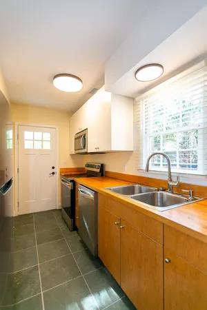 $2,500 | 87 America Street, Unit B, Charleston, SC 29403