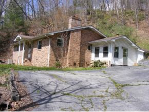 4307 Coeburn Road Clintwood, VA 24228 - Photo 2 of 14 Front View