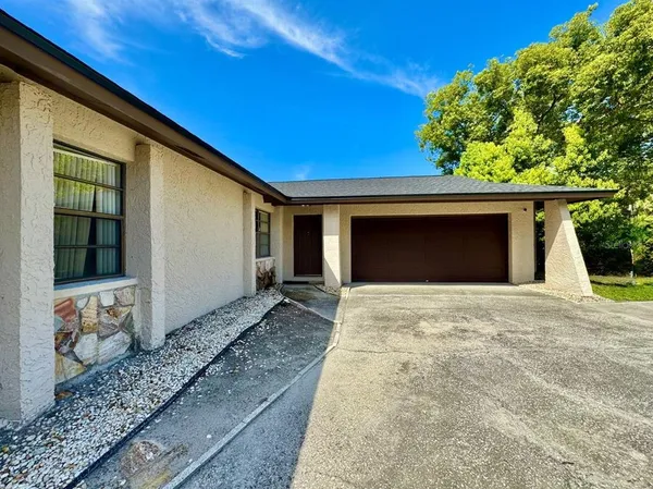 $2,800 | 3195 Chamblee Lane, Clearwater, FL 33759