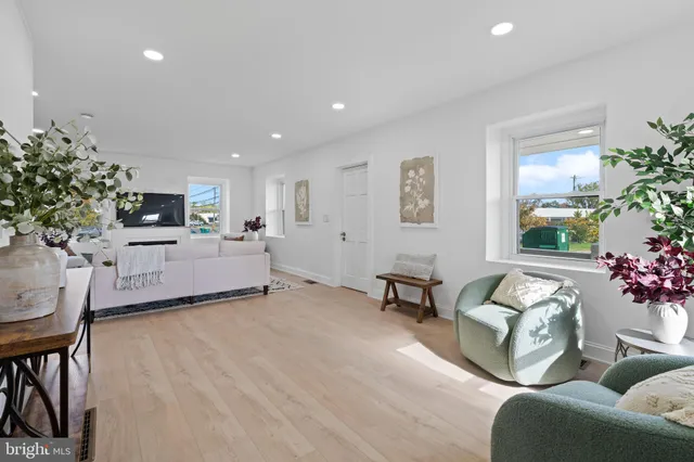 $599,900 | 924 Bethlehem Pike, Colmar, PA 18915