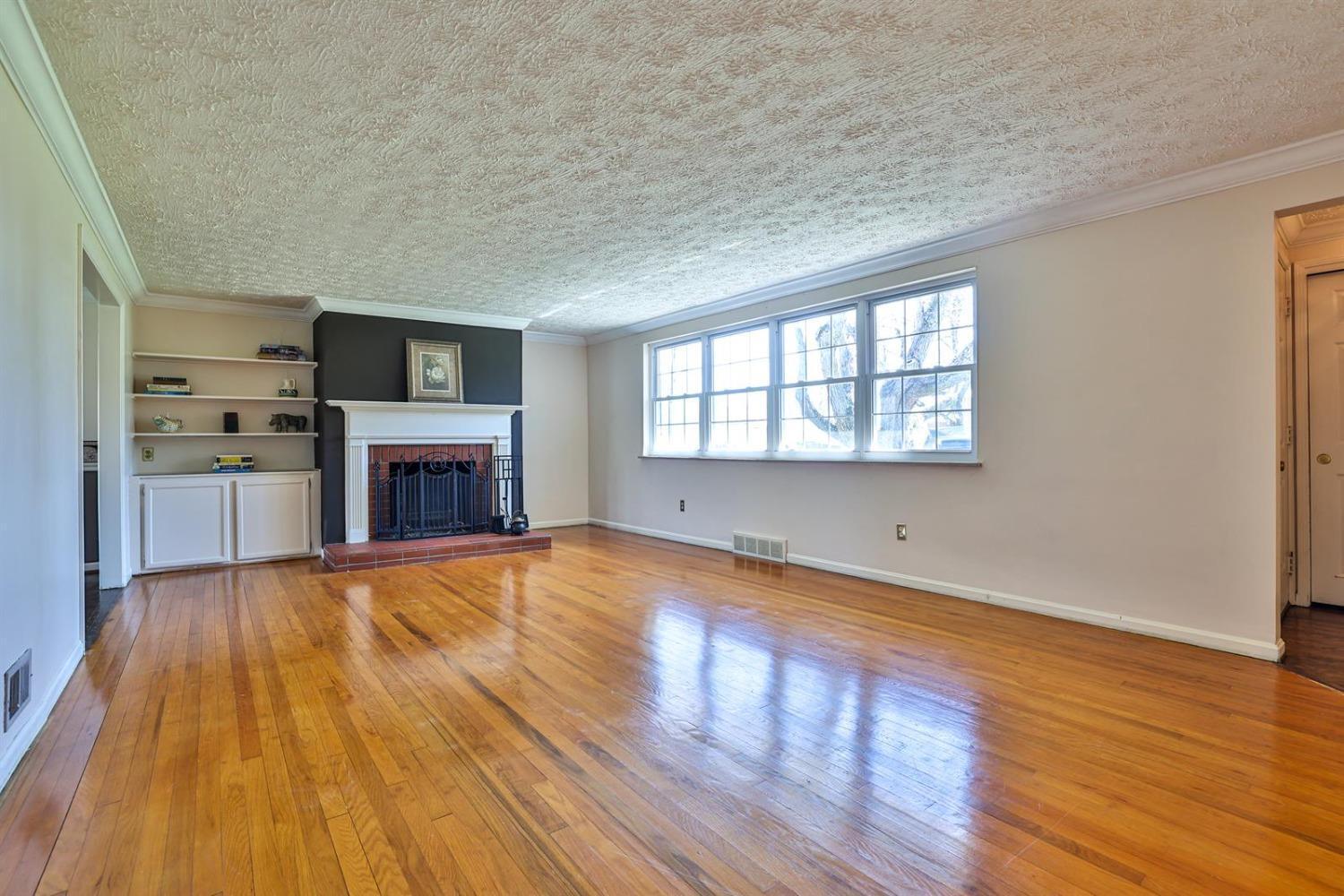 350 Compton Road Cincinnati, OH 45215 - Photo 5 of 43