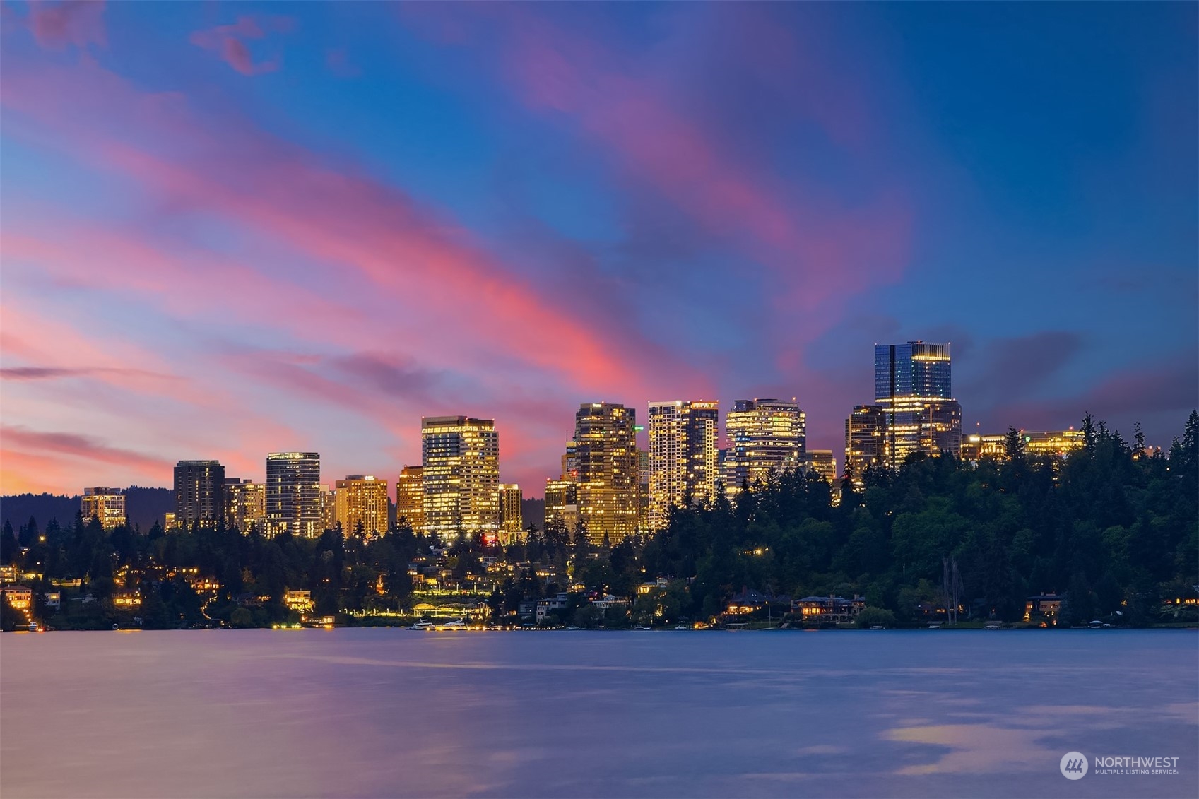 7270 North Mercer Way Mercer Island, WA 98040 - Photo 3 of 40 a view of a city