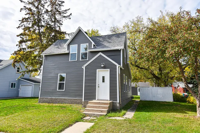 $155,500 | 207 Kendall Avenue South, Thief River Falls, MN 56701