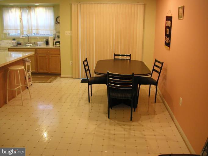 9217 McCarty Road Lorton, VA 22079 - Photo 2 of 4 Breakfast Area