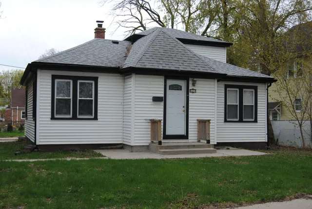 $144,900 | 1631 West Custer Avenue, Milwaukee, WI 53209