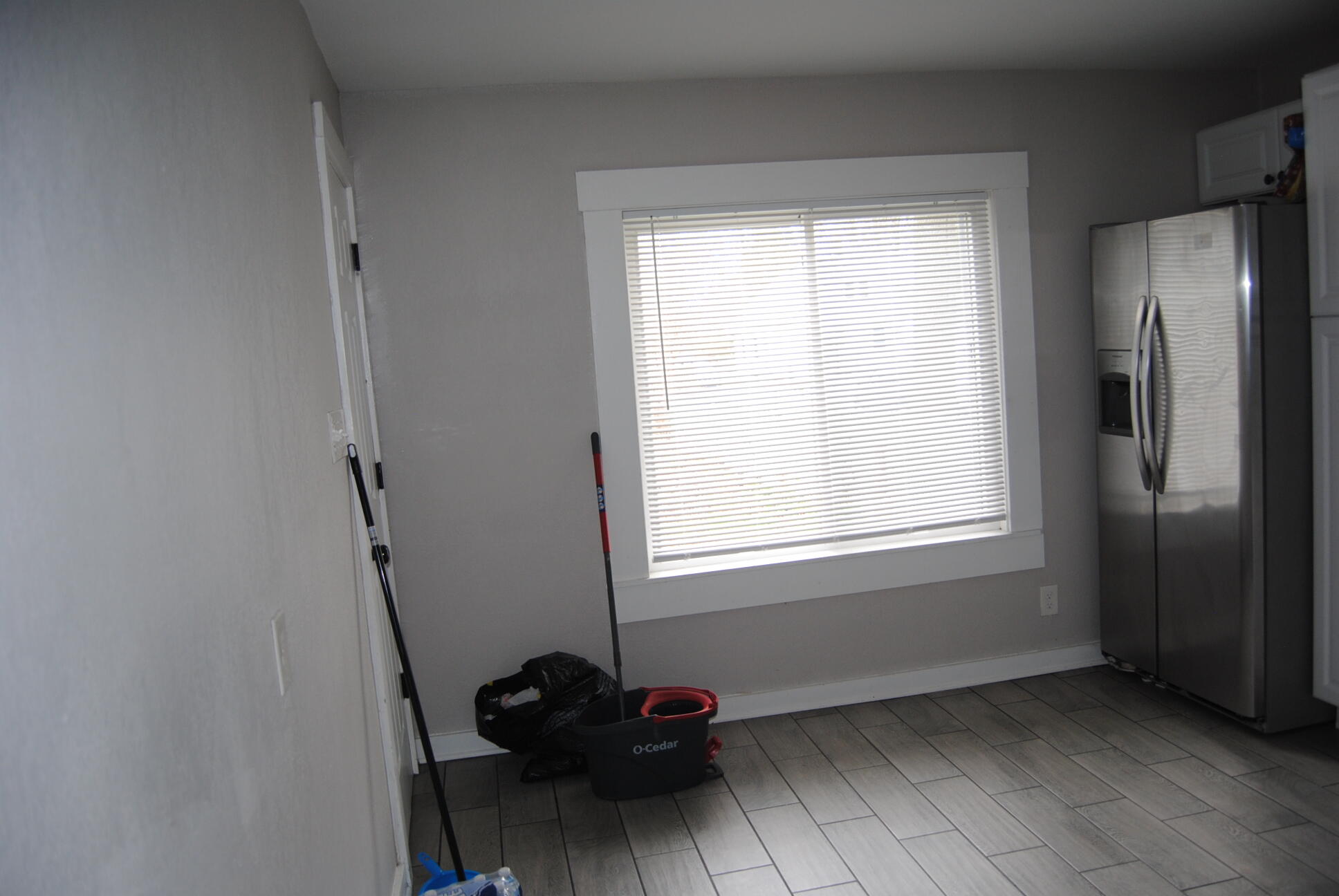 1631 West Custer Avenue Milwaukee, WI 53209 - Photo 4 of 13 DSC_0289