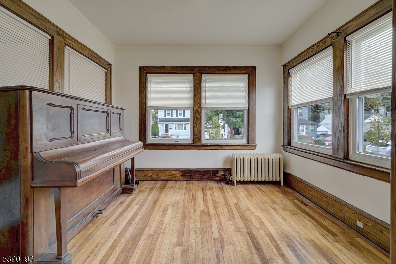 24 Brook Street Springfield, NJ 07081 - Photo 7 of 28