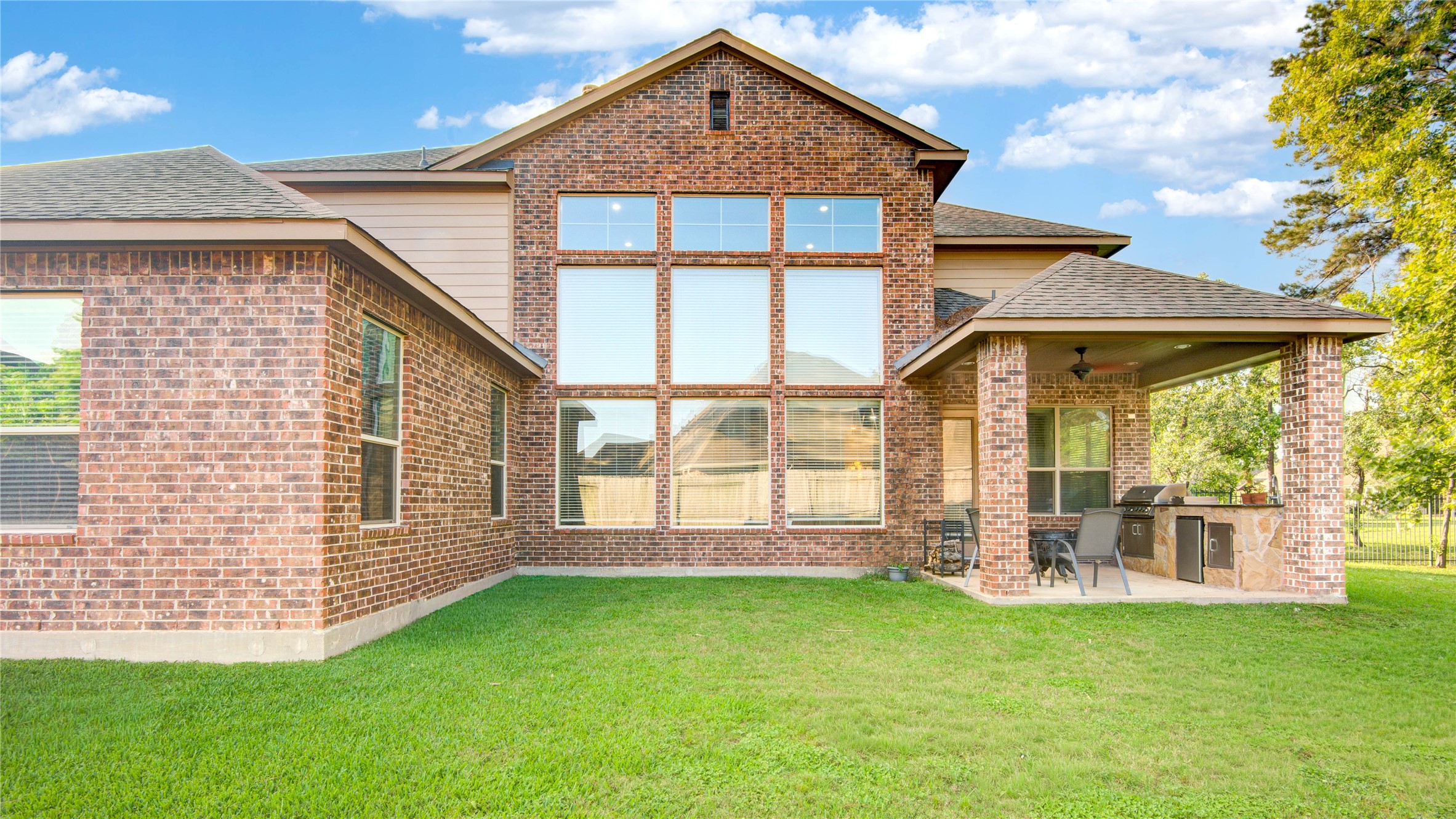 4315 Sanctuary Halls Spring, TX 77388 - Photo 33 of 50 a front view of a house with a yard