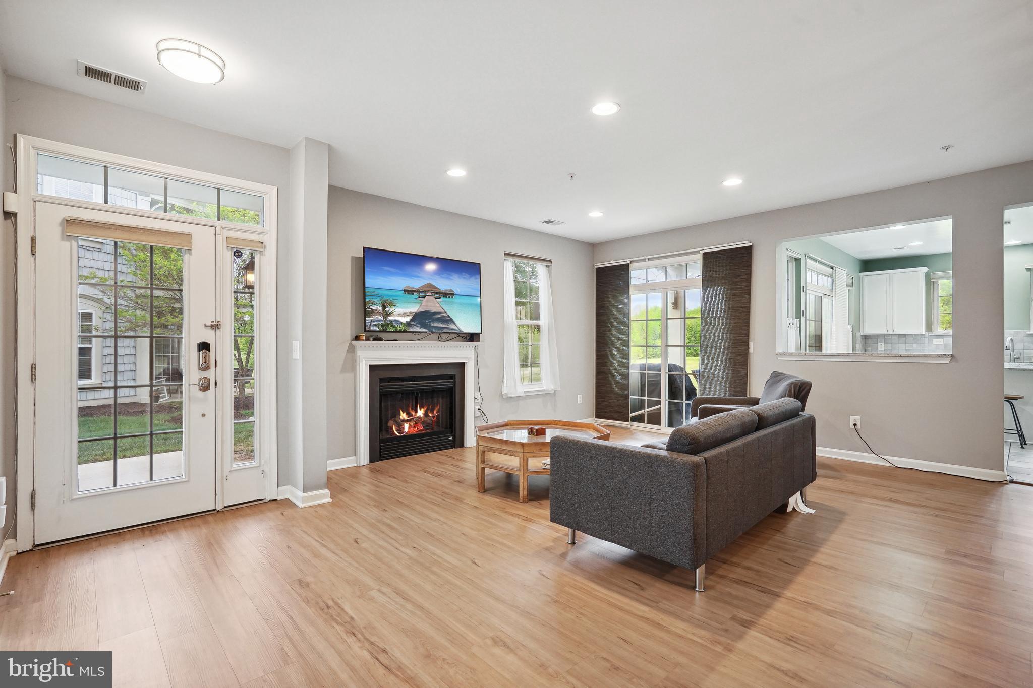 13870 Greendale Drive Woodbridge, VA 22191 - Photo 4 of 22