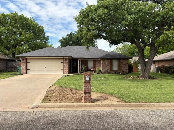 $329,900 | 1808 North Cypress, Stephenville, TX 76401