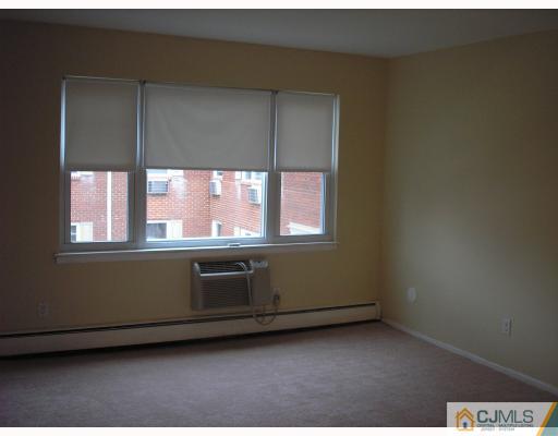 66 Fox Road, Unit 7B Edison, NJ 08817 - Photo 3 of 8 Gallery Image 3