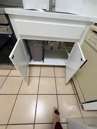 a view of utility room