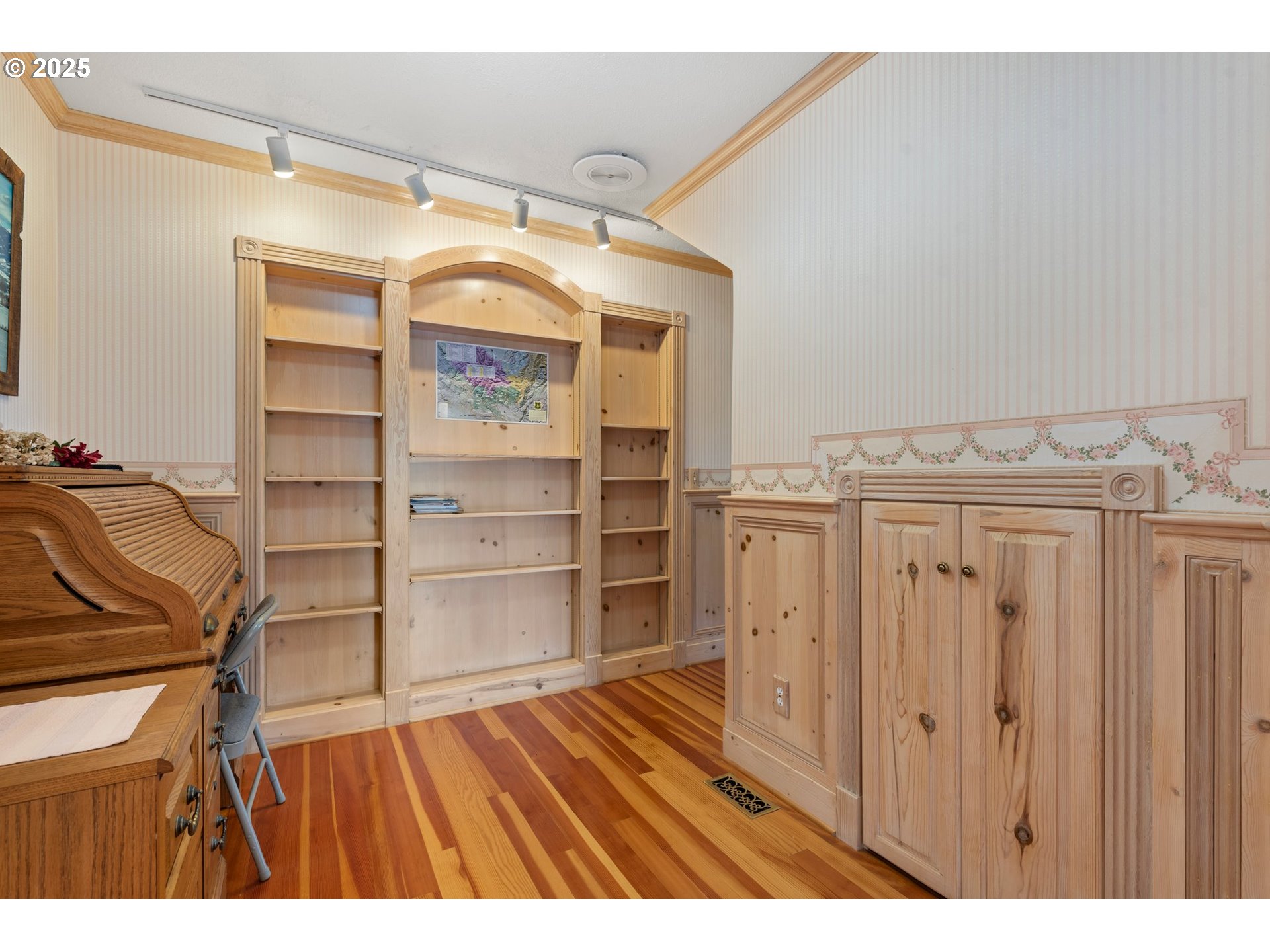 48212 Clear Creek Road Halfway, OR 97834 - Photo 29 of 47 a room with closet area