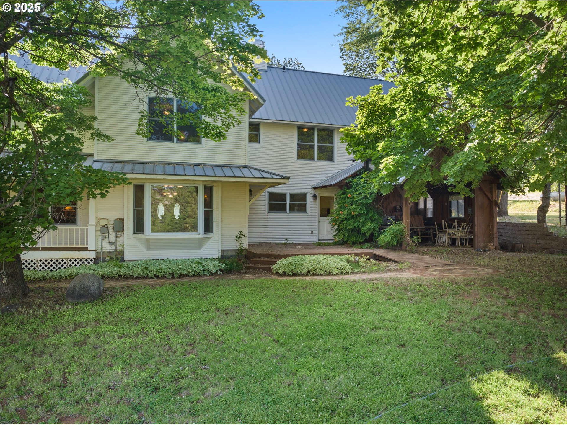 48212 Clear Creek Road Halfway, OR 97834 - Photo 38 of 47 front view of a house with a yard