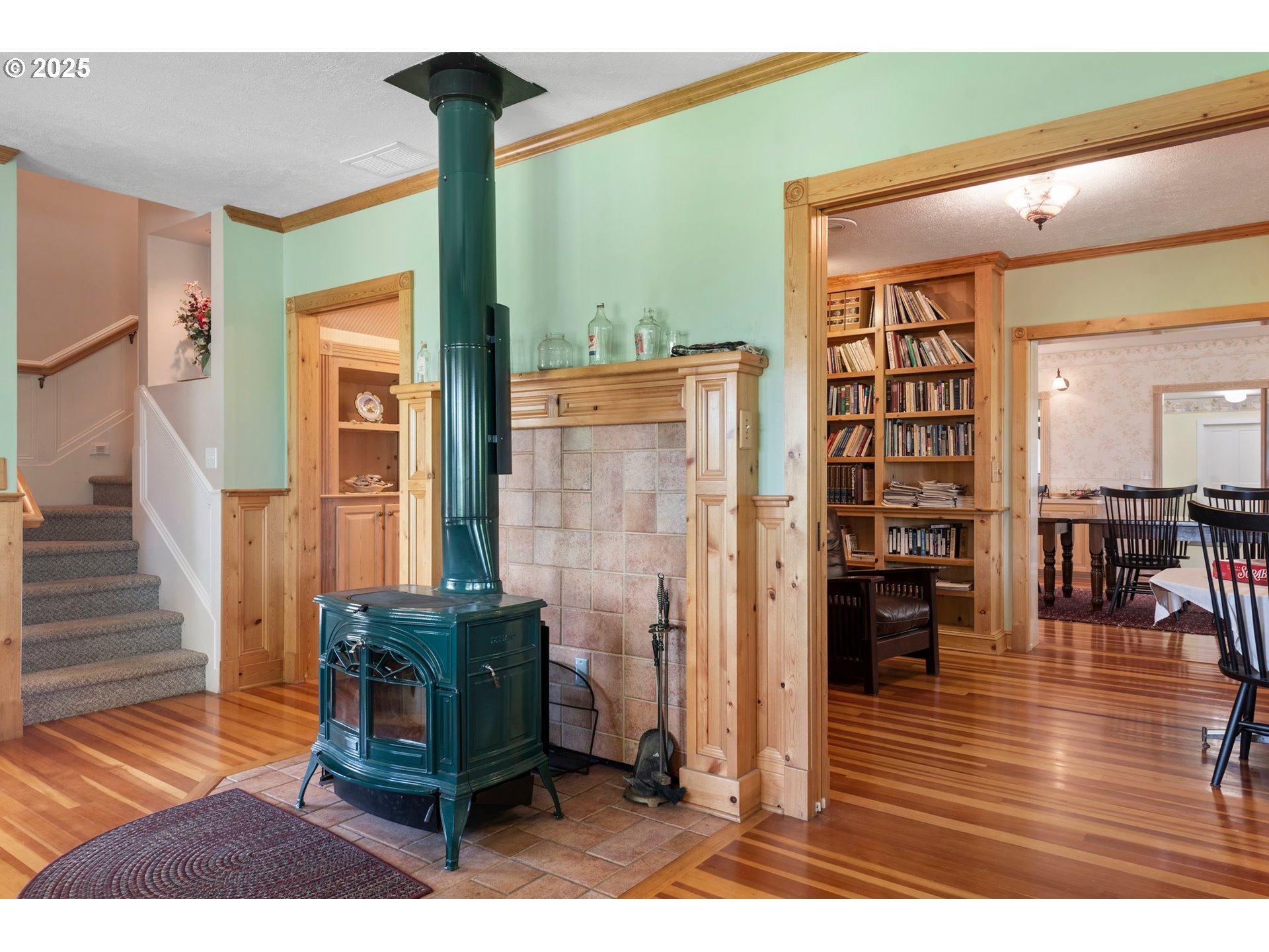 48212 Clear Creek Road Halfway, OR 97834 - Photo 6 of 47 a living room with furniture