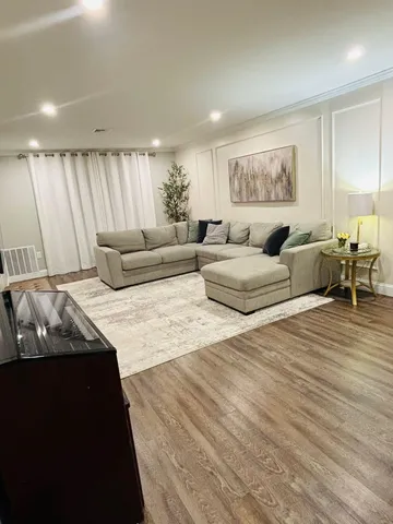 $379,900 | 5 Blackstone Drive, Unit 7, Nashua, NH 03063