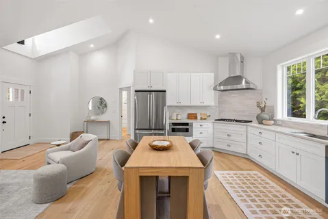 $3,300,000 | 7077 Northeast Ridge Lane, Bainbridge Island, WA 98110