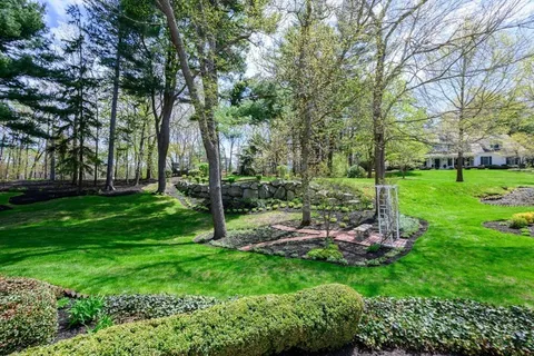 $2,095,000 | 1 Brewer Way, Hingham, MA 02043