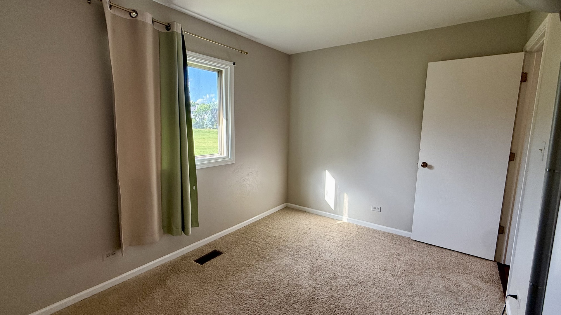 151 Pier Court Naperville, IL 60565 - Photo 17 of 27