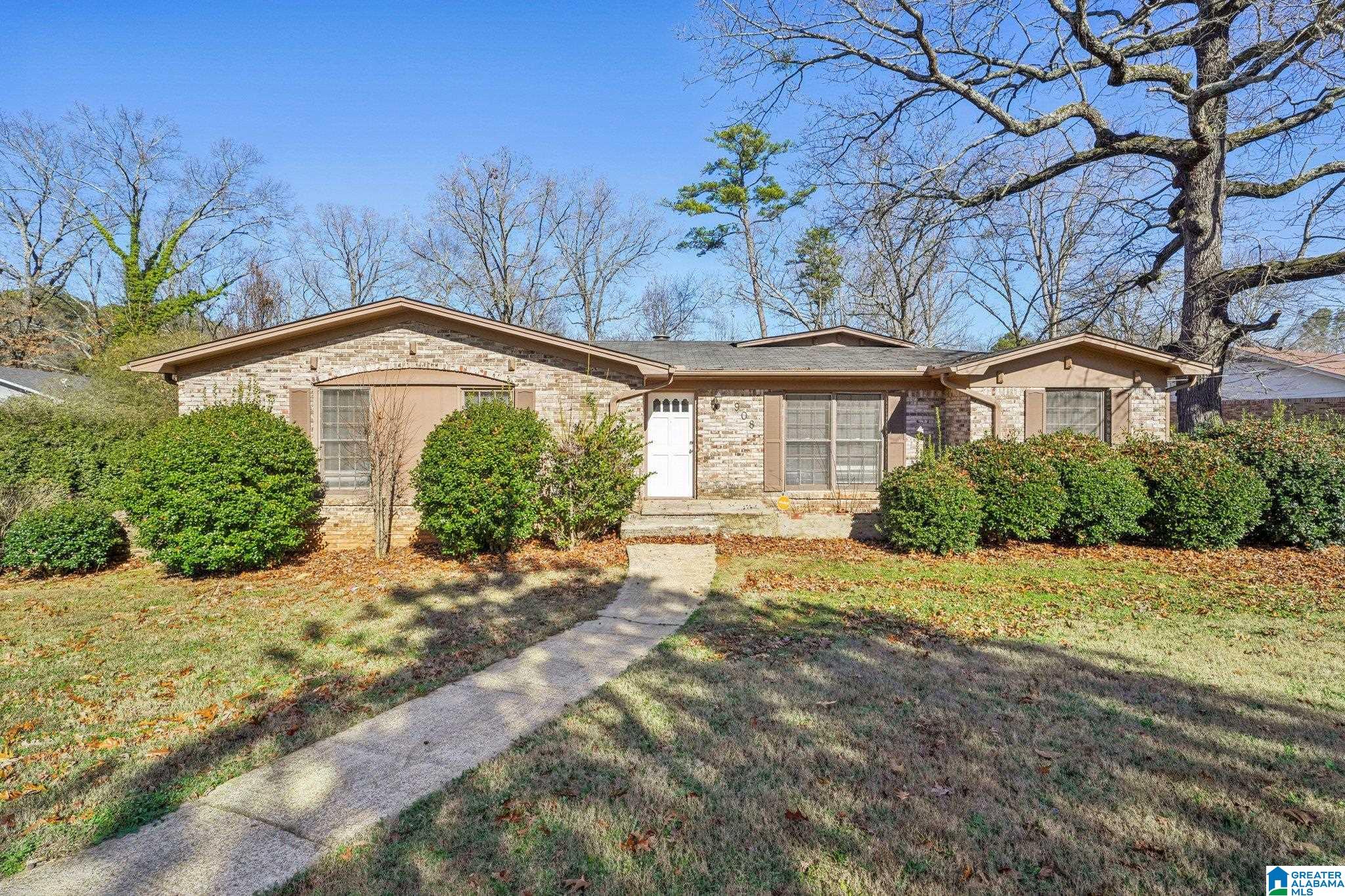 908 Rockingham Road Birmingham, AL 35235 - Photo 1 of 59