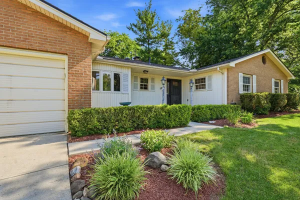 $474,900 | 5820 Stoney Creek Court, Columbus, OH 43235
