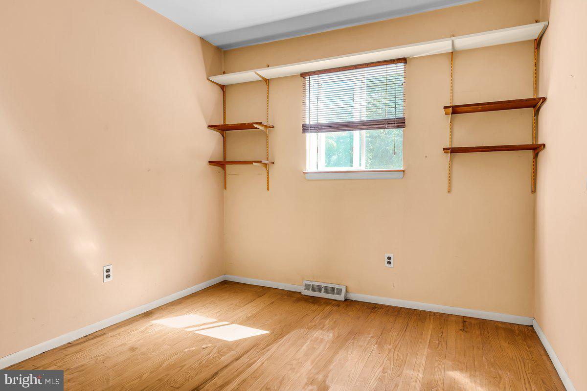 1216 Grayrock Road Newark, DE 19713 - Photo 16 of 28 an empty room with a window