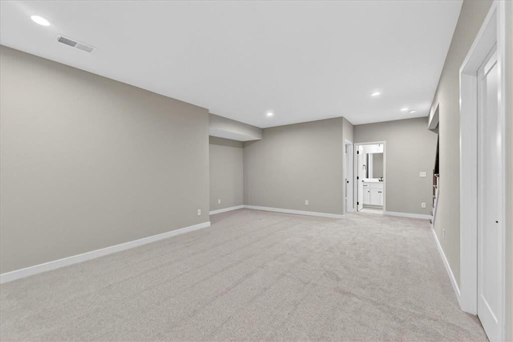 9468 Shady Bend Road Lenexa, KS 66227 - Photo 44 of 50