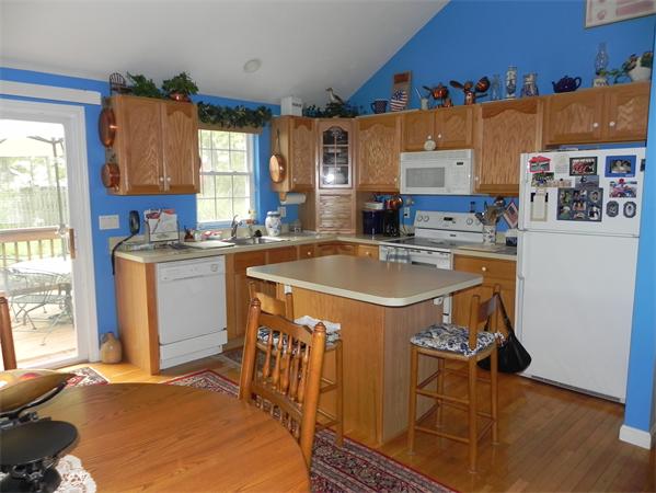 8 Phillips Road Wareham, MA 02558 - Photo 7 of 11