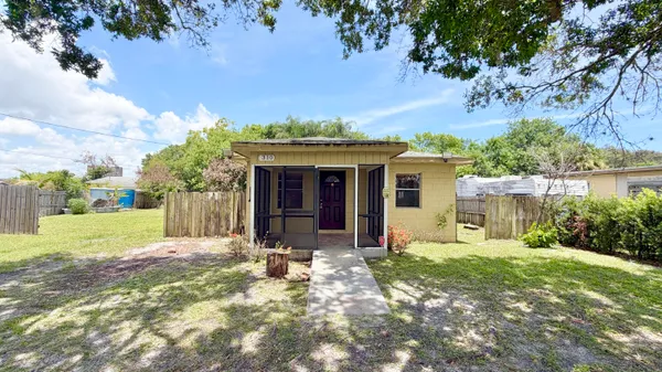 $1,950 | 310 Dickson Drive, Fort Pierce, FL 34982