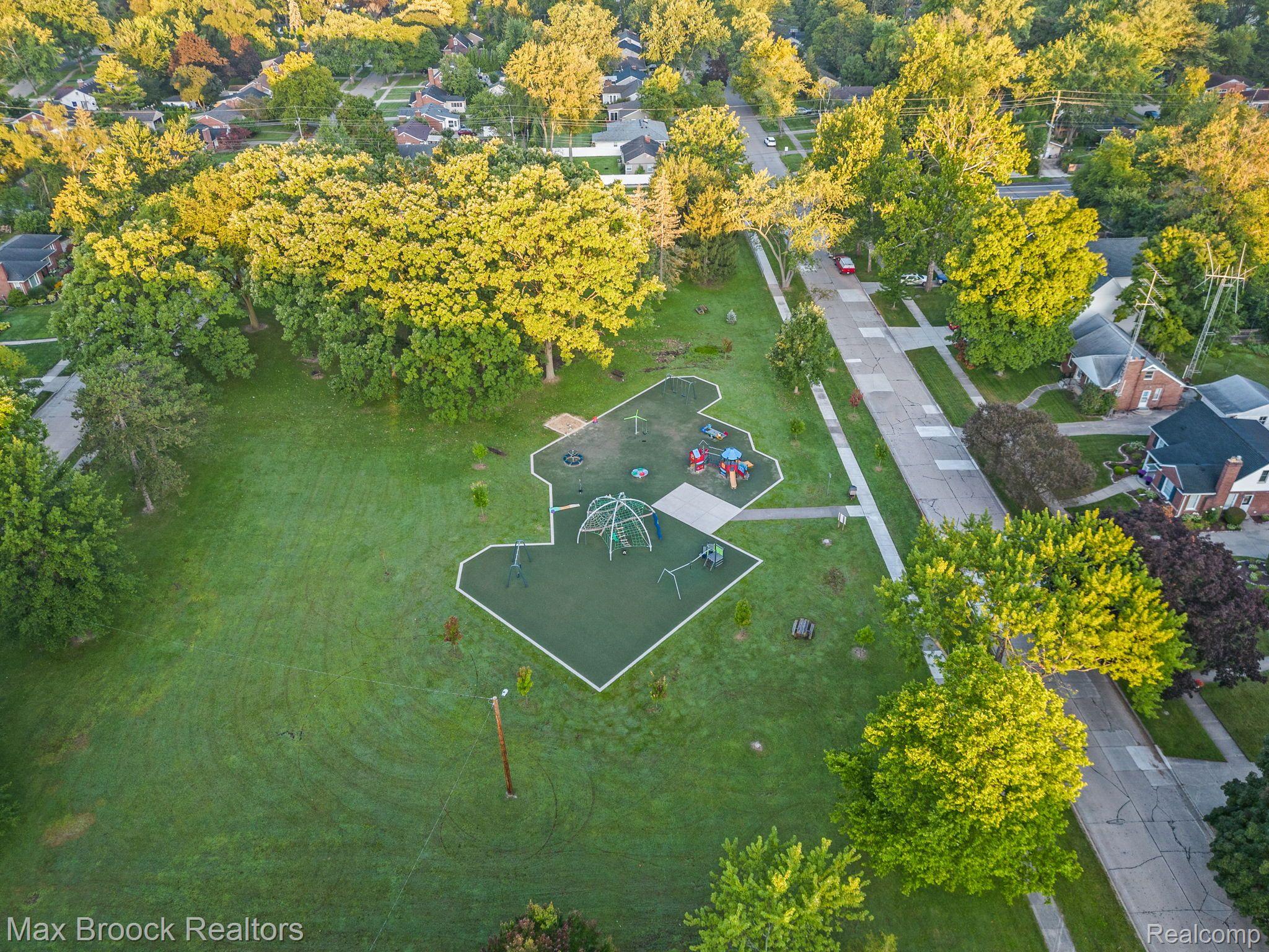4434 Samoset Road Royal Oak, MI 48073 - Photo 14 of 41 Gallery Image 14