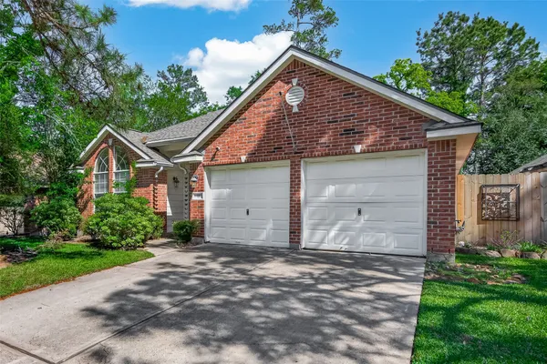 $390,000 | 18 Mulberry Glen Place, Spring, TX 77382