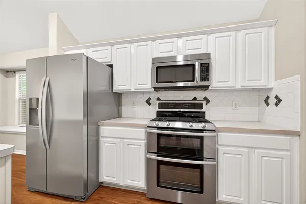 $390,000 | 18 Mulberry Glen Place, Spring, TX 77382