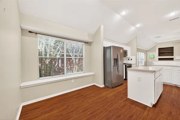 $390,000 | 18 Mulberry Glen Place, Spring, TX 77382