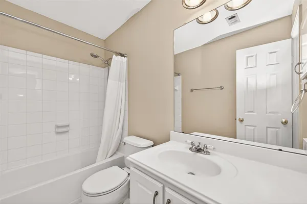 $390,000 | 18 Mulberry Glen Place, Spring, TX 77382