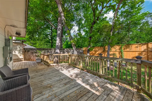 $390,000 | 18 Mulberry Glen Place, Spring, TX 77382