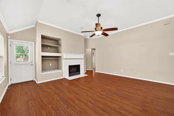 $390,000 | 18 Mulberry Glen Place, Spring, TX 77382