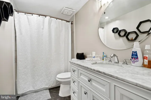 $260,000 | 5911 Edsall Road, Unit 0G13, Alexandria, VA 22304