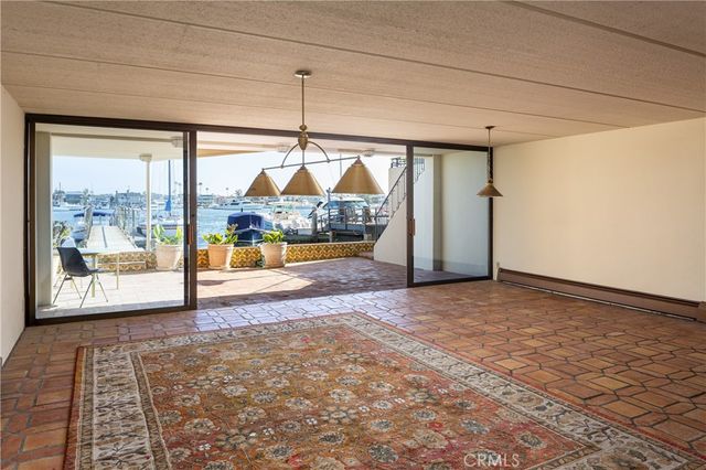 $11,250,000 | 809 Via Lido Soud, Newport Beach, CA 92663