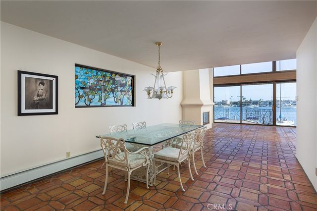 $11,250,000 | 809 Via Lido Soud, Newport Beach, CA 92663