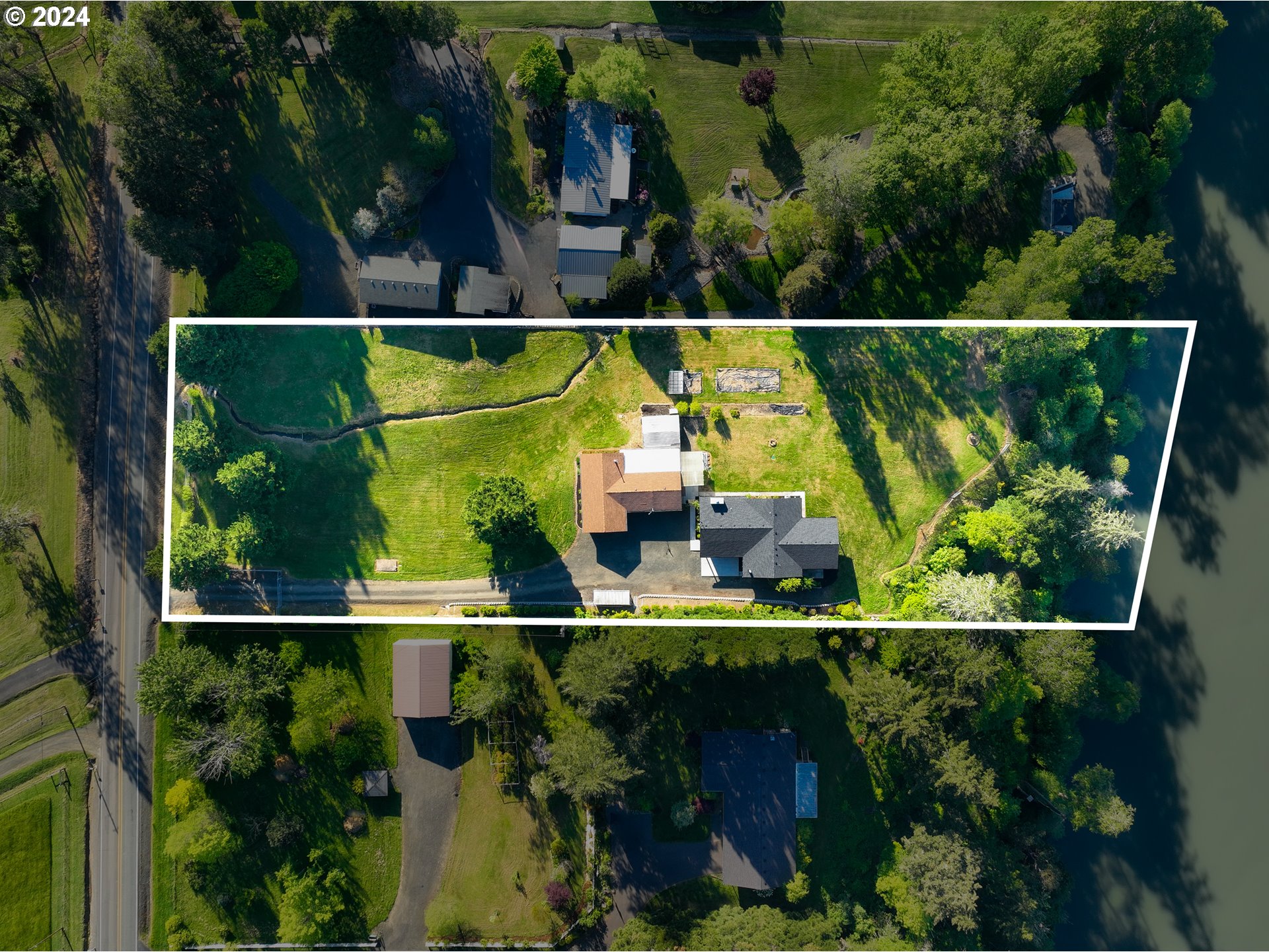 3993 Melqua Road Roseburg, OR 97471 - Photo 4 of 48 an outdoor view