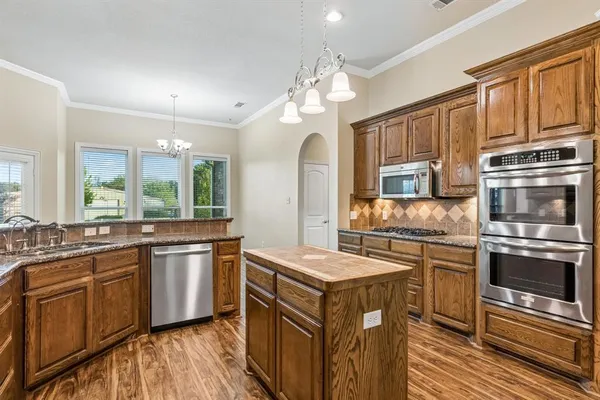$859,900 | 6532 Gehrig Circle, Burleson, TX 76028