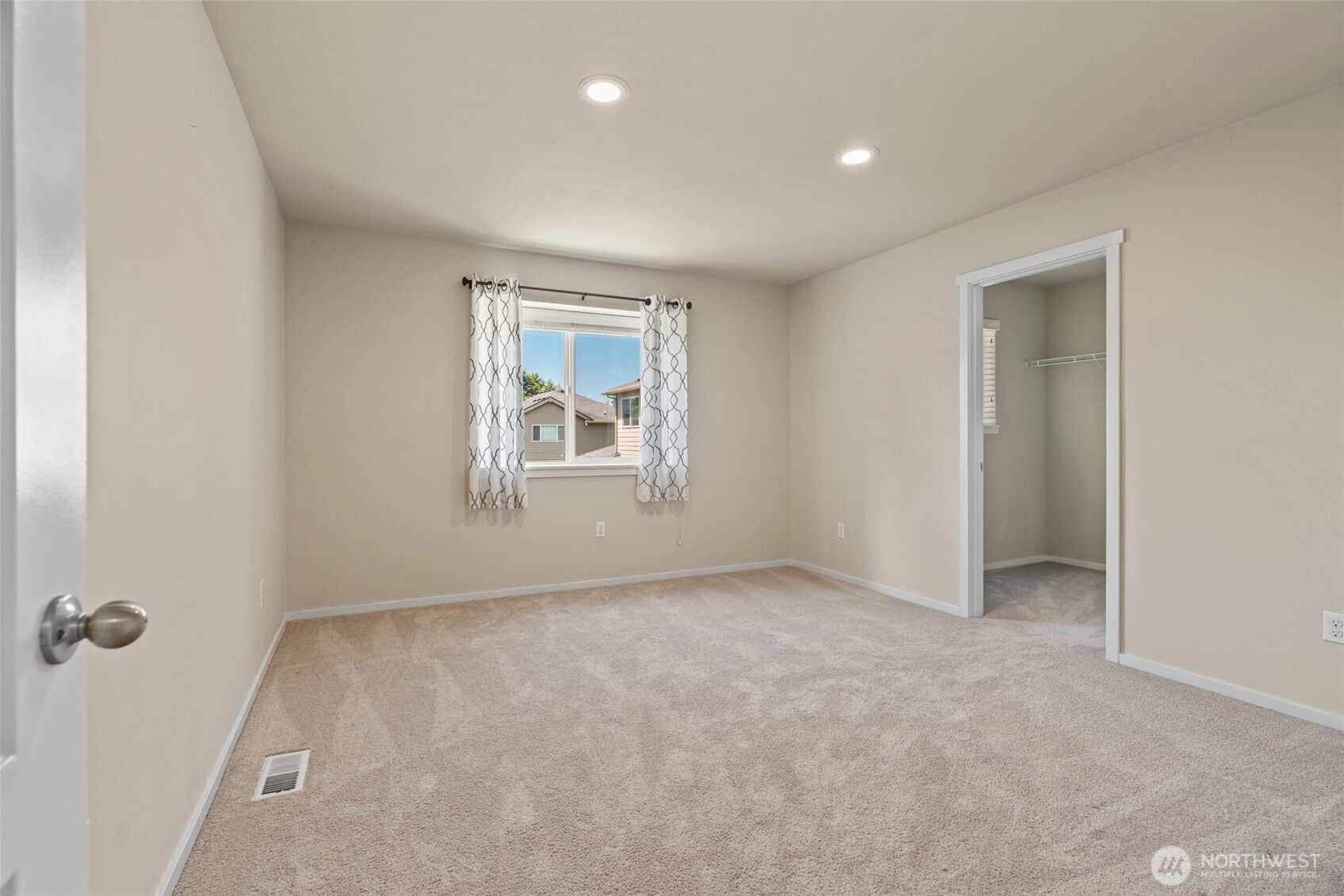 22313 38th Avenue Southeast Bothell, WA 98021 - Photo 27 of 35