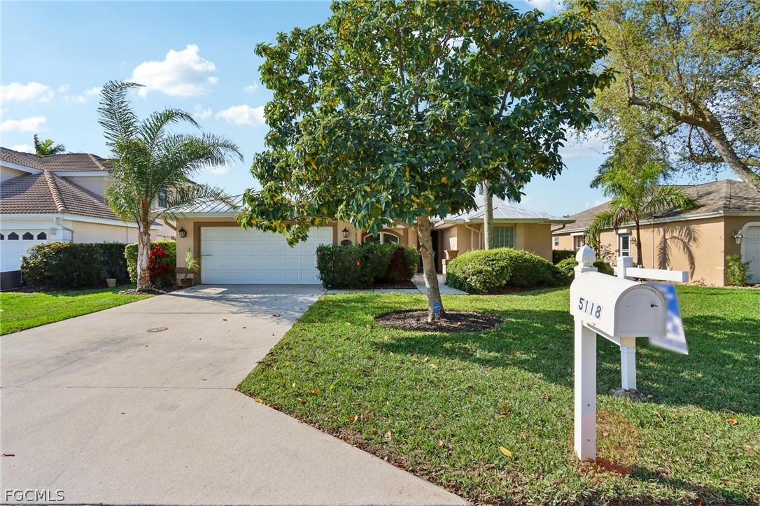 5118 Harrogate Court Naples, FL 34112 - Photo 3 of 27