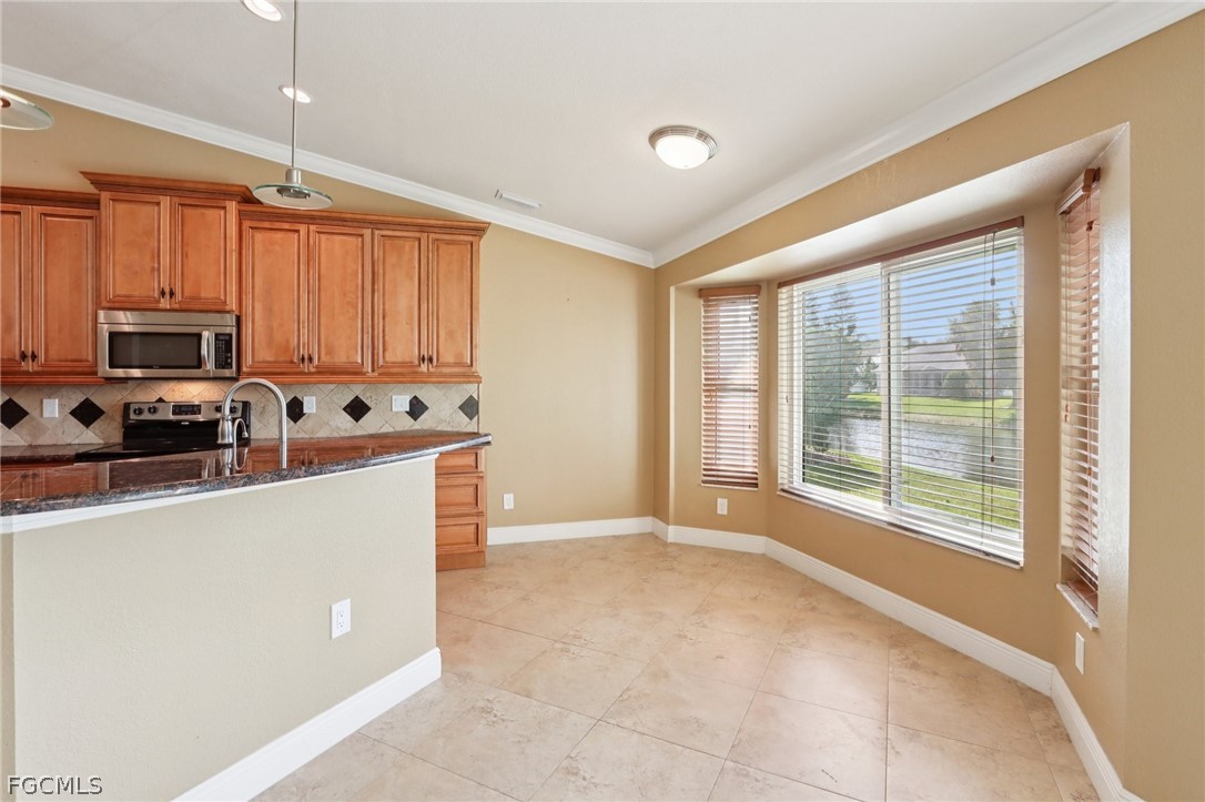 5118 Harrogate Court Naples, FL 34112 - Photo 8 of 27
