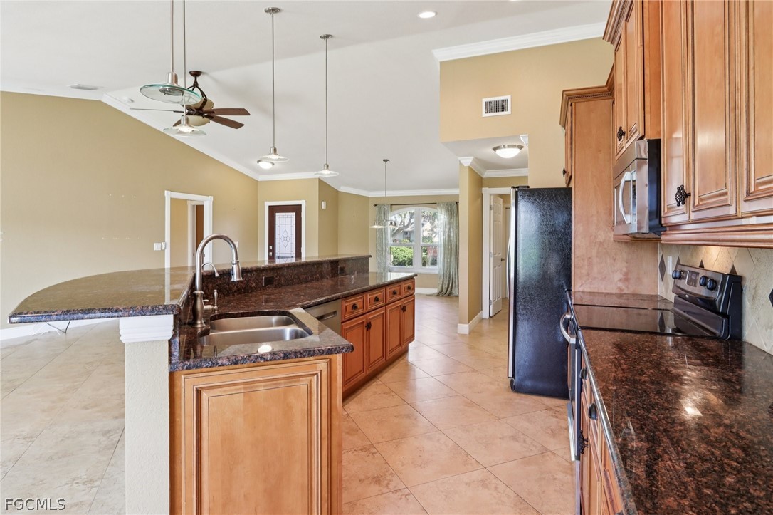 5118 Harrogate Court Naples, FL 34112 - Photo 9 of 27